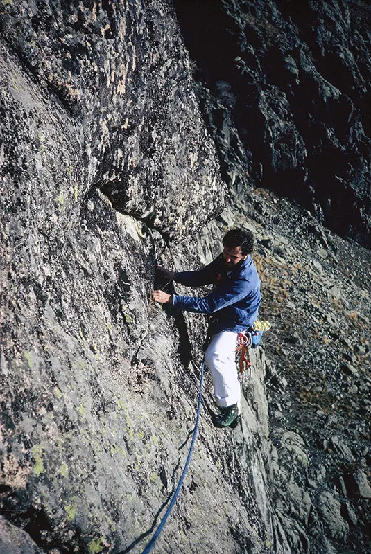 Gabriel Martín en el L2 de la vía Francisco Galán, a la Torre de Villarejo, 1983.